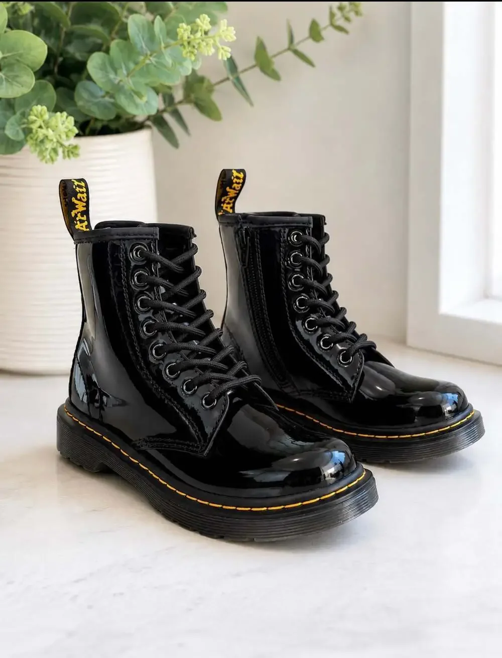 Dr. Martens 1460 Patent Leather Boots Youth Size 1 Black NWOB Glossy Combat